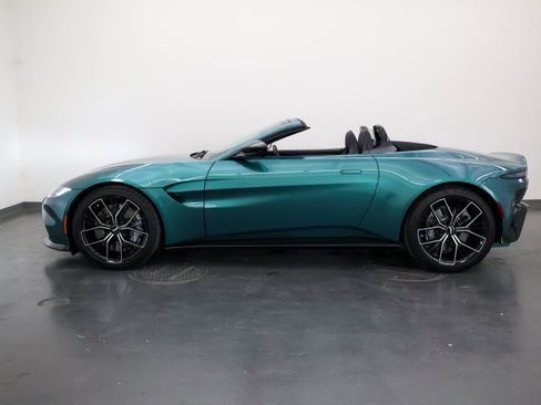 Used 2023 Aston Martin V8 Vantage Roadster RWD image 7