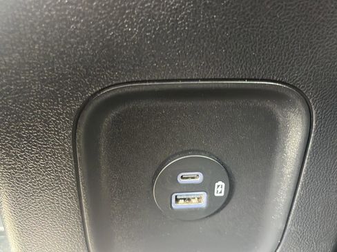 Used 2022 Ford Escape Titanium image 27