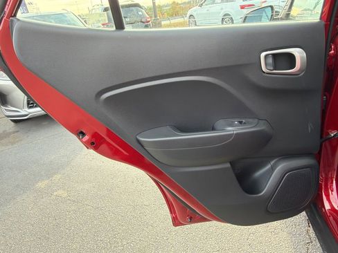 Used 2024 Hyundai Venue SE image 21