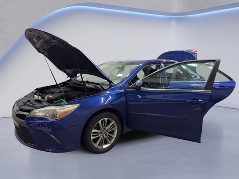 Used 2015 Toyota Camry SE image 10