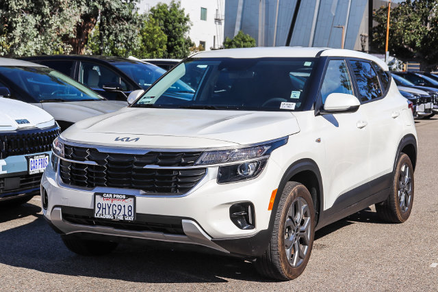 Used 2024 Kia Seltos LX AWD/4WD image 4
