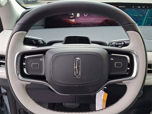 New 2026 Lincoln Navigator L Reserve image 9