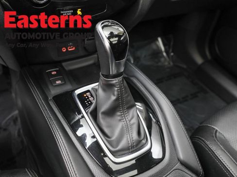 Used 2020 Nissan Rogue SL w/ Premium Package image 12