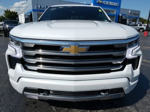 Certified 2024 Chevrolet Silverado 1500 High Country w/ Technology Package AWD/4WD image 10
