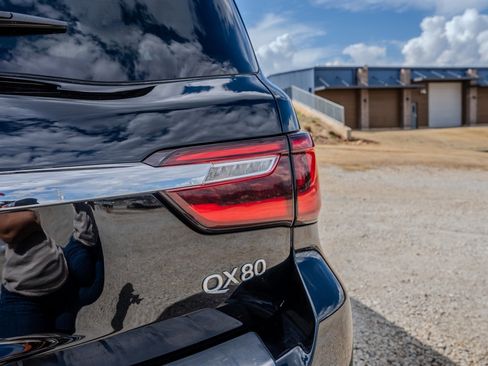 Used 2019 INFINITI QX80 Luxe image 11