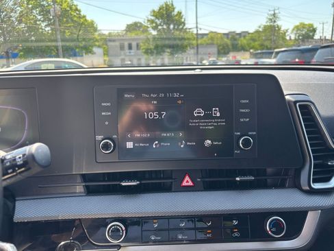 Used 2025 Kia Sportage LX FWD image 20