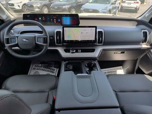 New 2026 Ford Expedition Active image 17