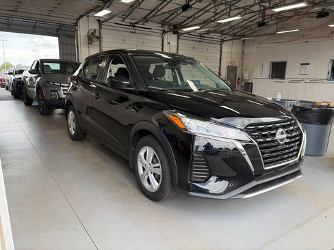 Used 2023 Nissan Kicks S FWD image 1