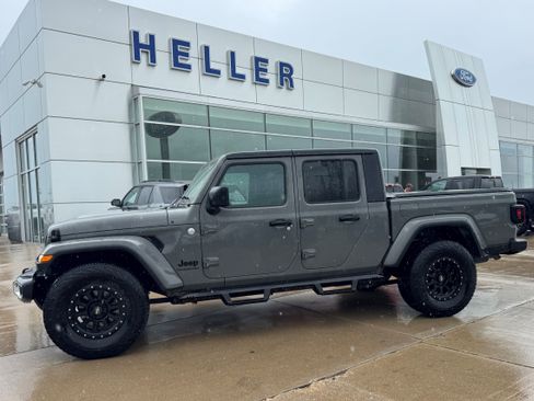 Used 2021 Jeep Gladiator Sport AWD/4WD image 3