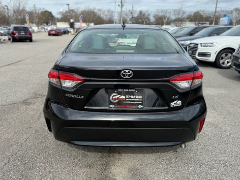 Used 2021 Toyota Corolla LE image 9