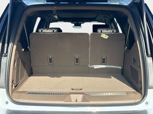 New 2026 GMC Yukon XL Denali w/ Denali Reserve Package RWD image 5