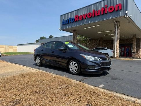 Used 2016 Chevrolet Cruze LS FWD image 2
