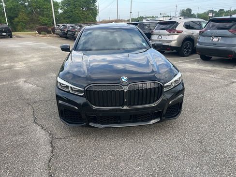 Used 2021 BMW 740i w/ M Sport Package RWD image 2