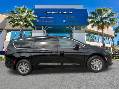 New 2026 Chrysler Voyager LX image 4