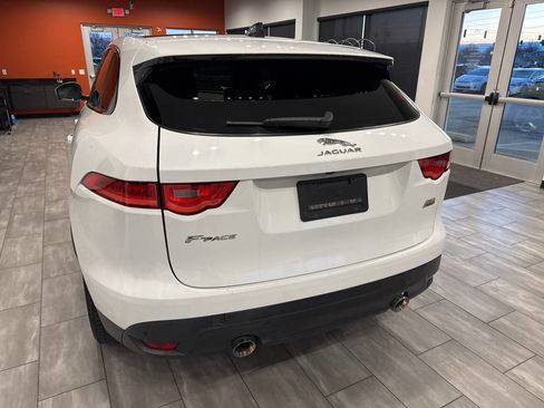 Used 2020 Jaguar F-PACE Premium image 14