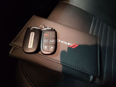 Used 2015 Dodge Challenger R/T Plus image 40