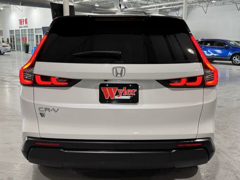 Used 2025 Honda CR-V EX image 19