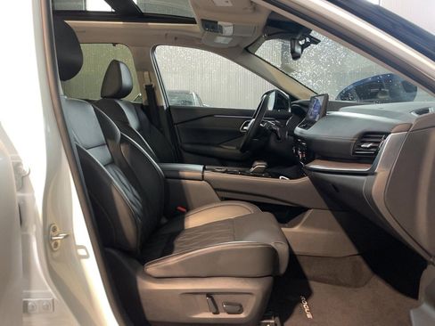 Used 2025 Nissan Rogue Platinum w/ Tech Package AWD/4WD image 18