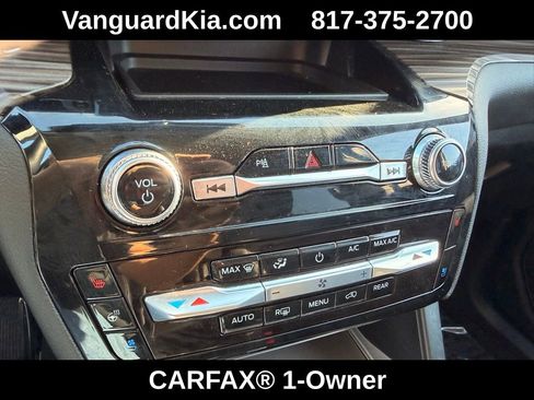 Used 2023 Ford Explorer Limited image 21