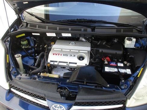 Used 2004 Toyota Sienna XLE AWD/4WD image 19