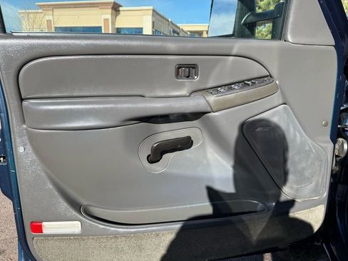 Used 2005 Chevrolet Silverado 2500 LS w/ Heavy-Duty Power Package image 14