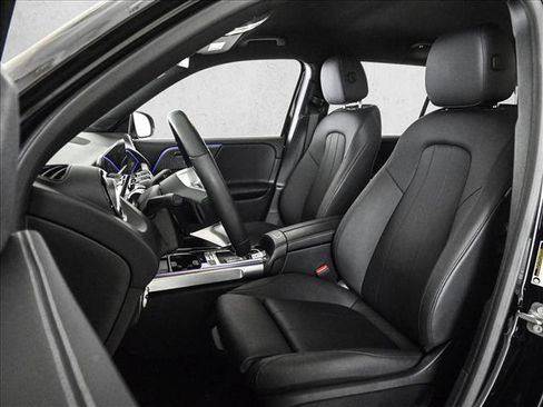 Certified 2025 Mercedes-Benz GLB 250 4MATIC image 18