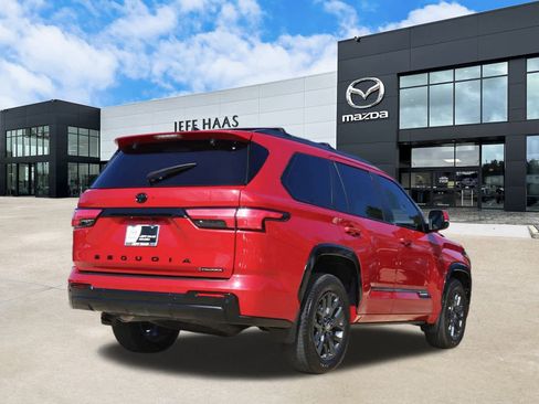 Used 2025 Toyota Sequoia Platinum image 3