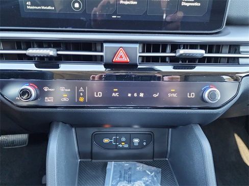 New 2026 Kia Sportage EX w/ EX Panorama Roof Package image 22