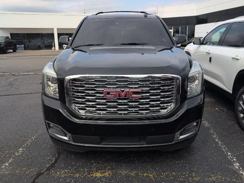 Used 2018 GMC Yukon Denali w/ Open Road Package AWD/4WD image 2