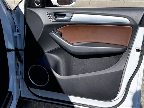 Used 2017 Audi Q5 2.0T Premium Plus w/ Technology Package image 23