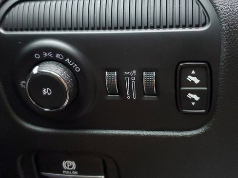 Certified 2024 Jeep Wagoneer Series II AWD/4WD image 36