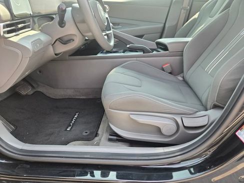 Used 2024 Hyundai Elantra SEL FWD image 13