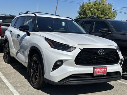 New 2025 Toyota Highlander XLE