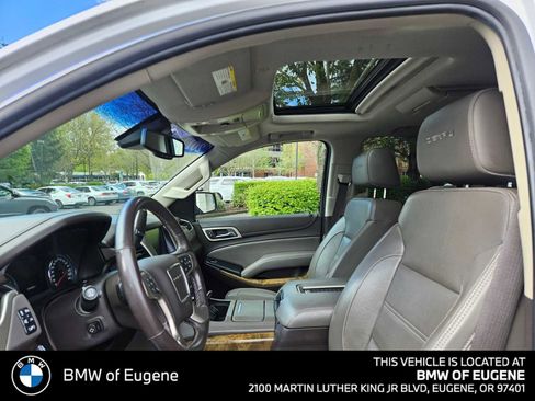 Used 2017 GMC Yukon Denali w/ Open Road Package AWD/4WD image 24