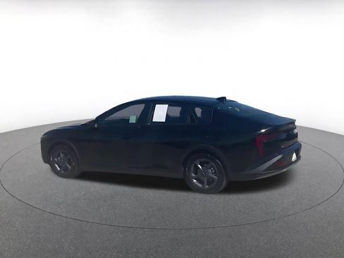 Used 2025 Kia K4 LXS FWD image 10