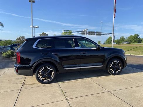 Used 2025 Kia Telluride S image 19