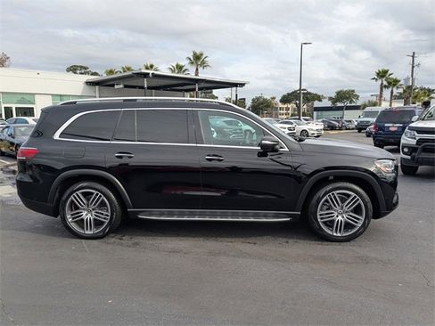 Used 2023 Mercedes-Benz GLS 450 4MATIC image 4
