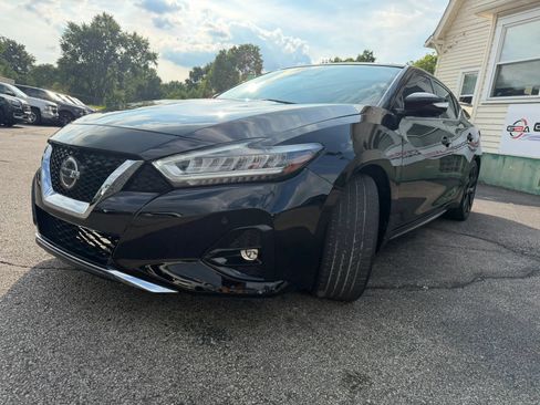Used 2020 Nissan Maxima SR w/ Sport Mat Group FWD image 9