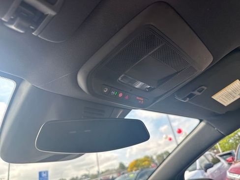 Used 2024 Chevrolet Equinox EV RS image 27