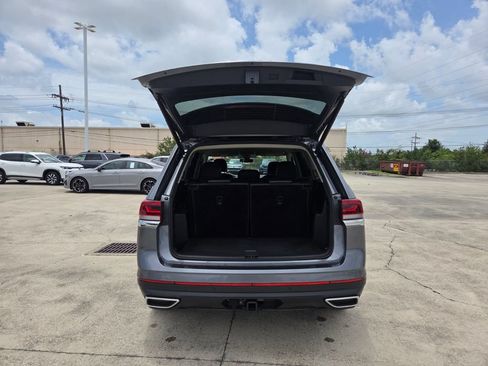 Used 2025 Volkswagen Atlas SE AWD/4WD image 28