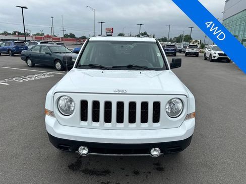 Used 2017 Jeep Patriot High Altitude AWD/4WD image 2