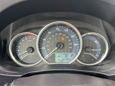 Used 2015 Toyota Corolla LE image 18