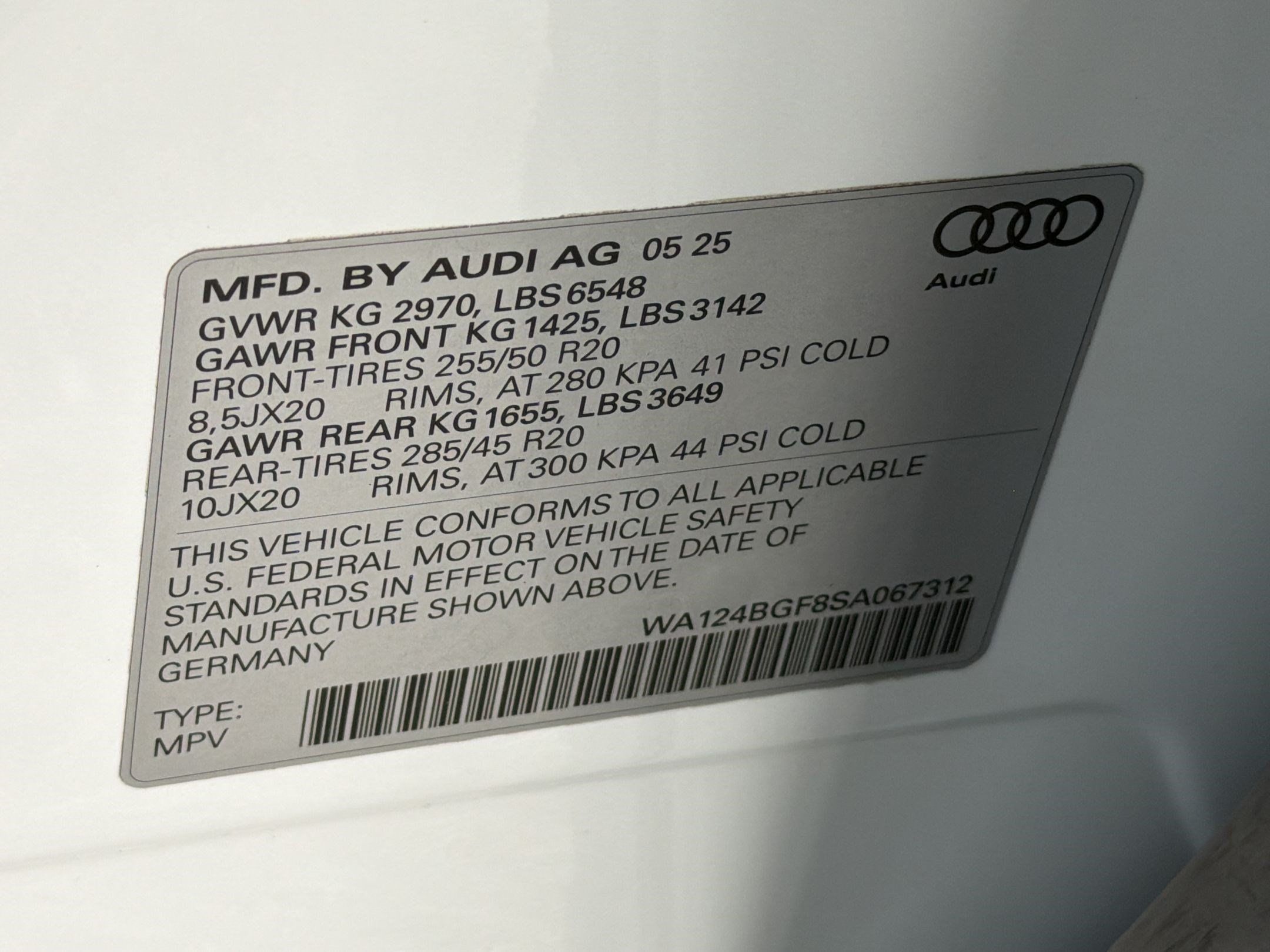 Used 2025 Audi Q6 e-tron Premium Plus w/ Premium Plus AWD/4WD image 25