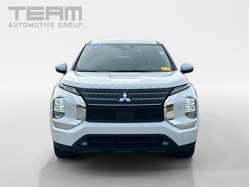 Used 2022 Mitsubishi Outlander ES image 2