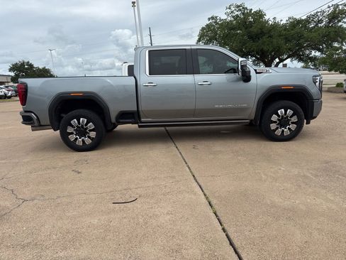 Used 2024 GMC Sierra 2500 Denali w/ Denali Reserve Package AWD/4WD image 8