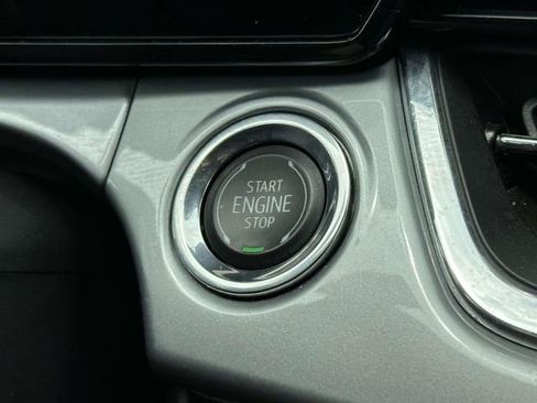 Used 2025 Chevrolet Trax LT w/ LT Convenience Package FWD image 21
