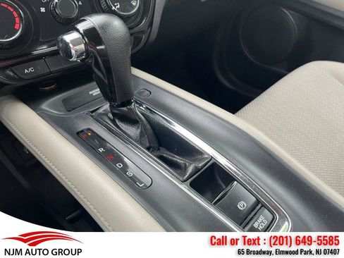 Used 2017 Honda HR-V LX image 27