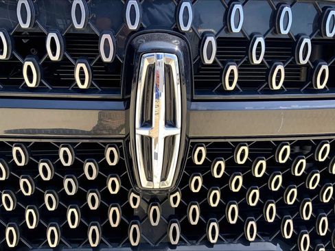 Used 2025 Lincoln Navigator Reserve AWD/4WD image 29