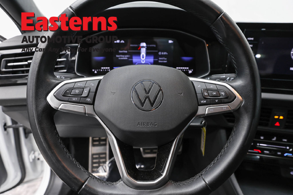 Used 2025 Volkswagen Jetta Sport FWD image 11