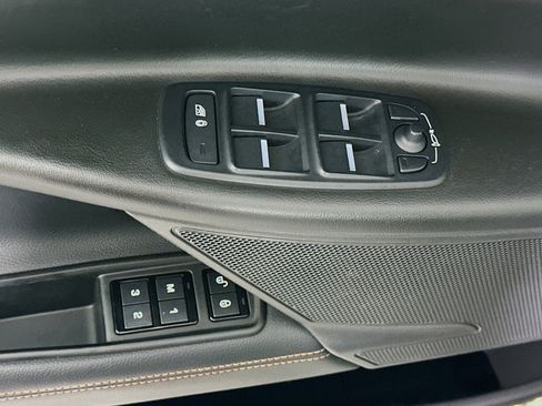 Used 2019 Jaguar XE Prestige RWD image 15